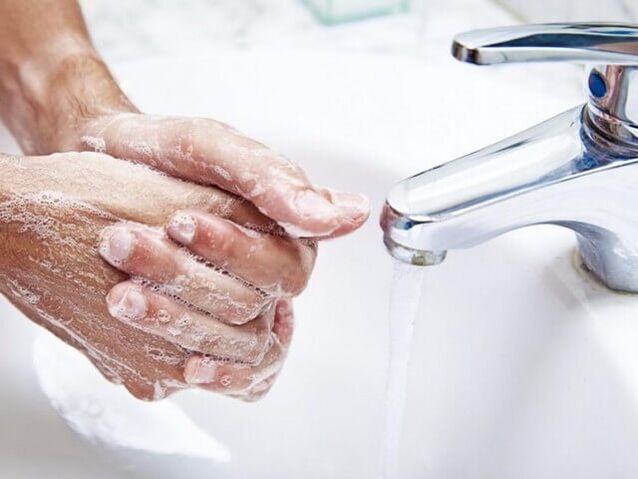 Lavarse las manos durante la desparasitación